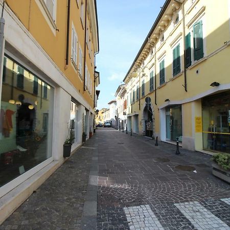 La Mansarda Di Juliette Apartment Desenzano del Garda Exterior photo
