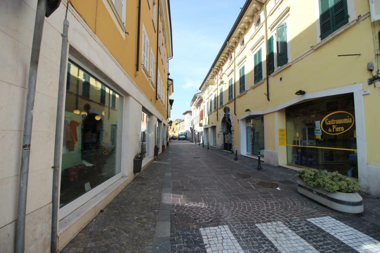 La Mansarda Di Juliette Apartment Desenzano del Garda Exterior photo