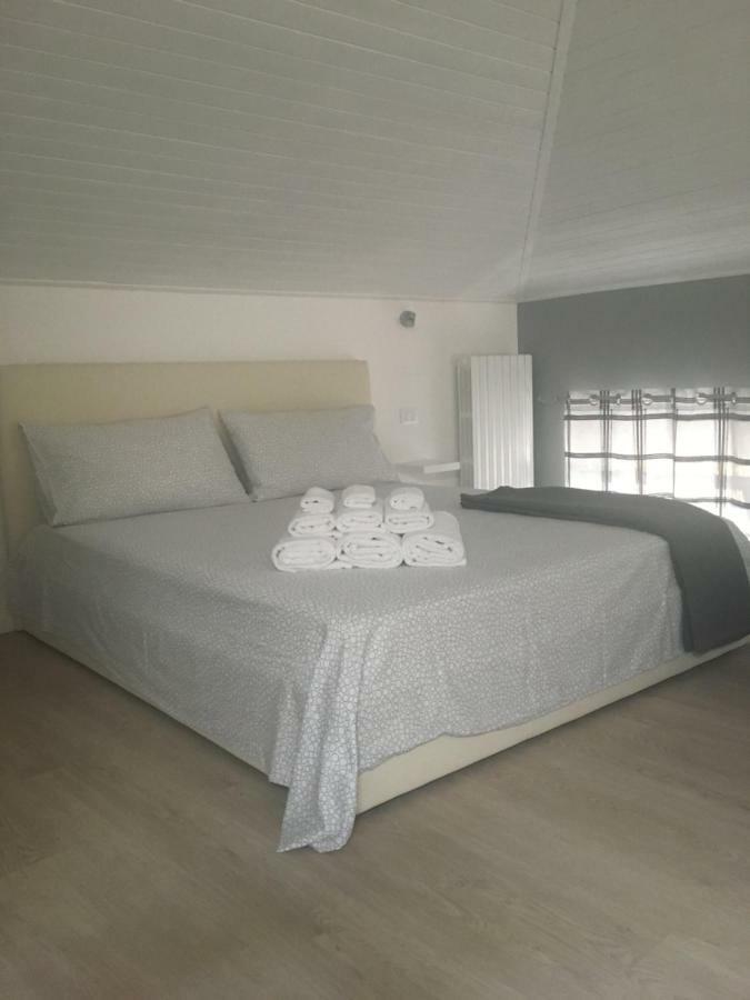 La Mansarda Di Juliette Apartment Desenzano del Garda Exterior photo